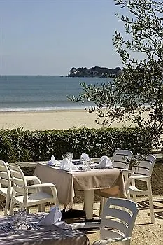 Hotel Bleues Caroline 3*