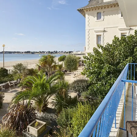 Bleues Caroline Hotel