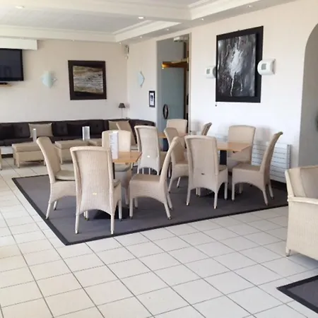 Отель Bleues Caroline Ла-Боль-Эскублак