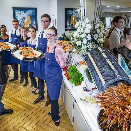 Bleues Caroline Ла-Боль-Эскублак