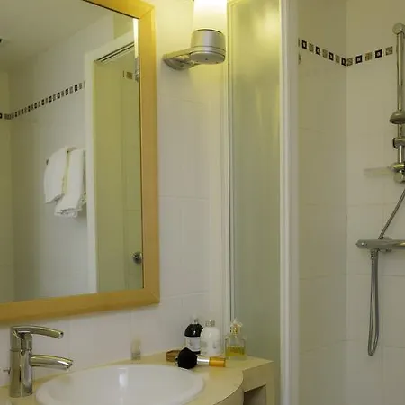 Отель Bleues Caroline Ла-Боль-Эскублак