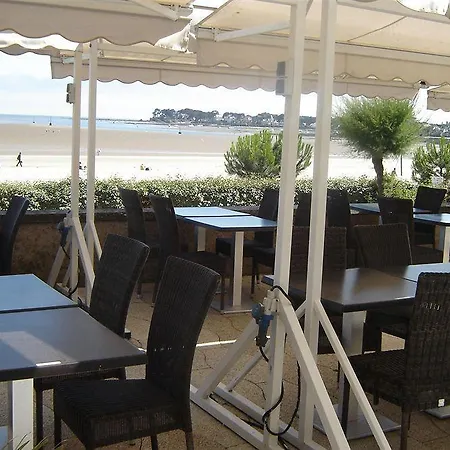 Bleues Caroline Ла-Боль-Эскублак