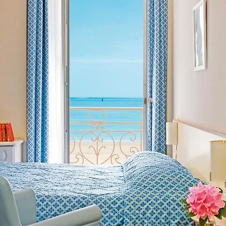 Bleues Caroline Отель 3*