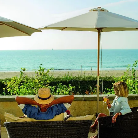 Bleues Caroline Отель