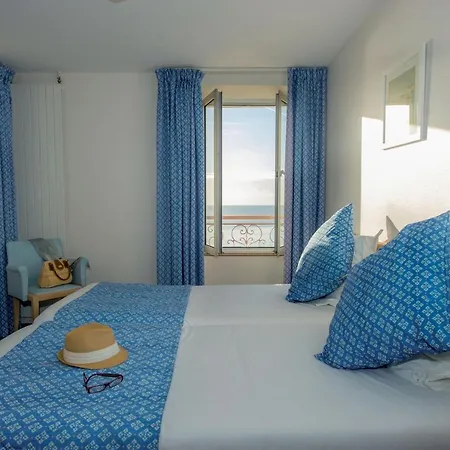 Отель Bleues Caroline 3*