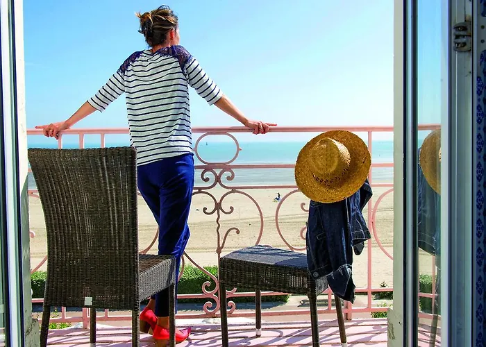 호텔 Bleues Caroline 3*