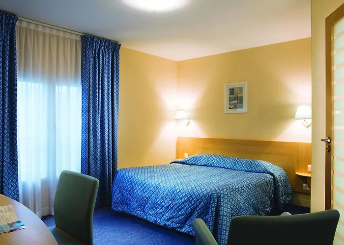 Bleues Caroline Hotel