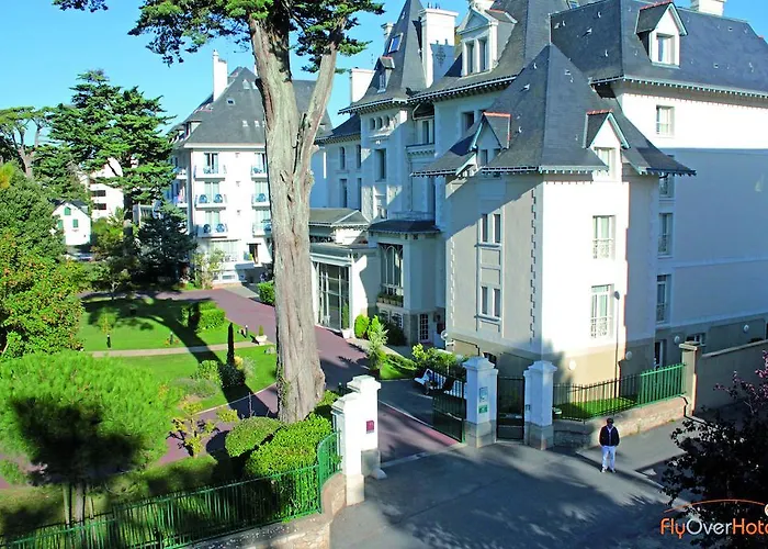 Bleues Caroline Hotel